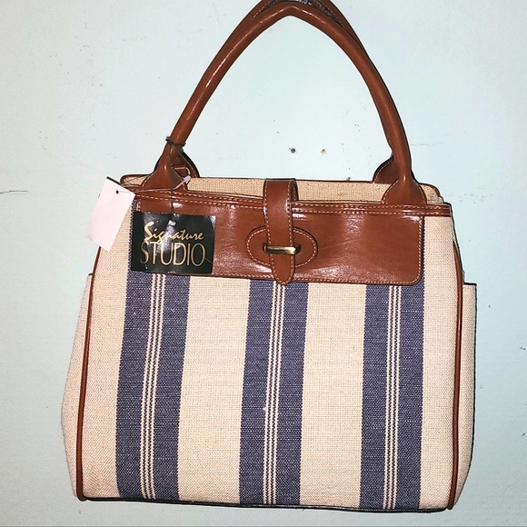 New with tags Signature Studios purse - Picture 4 of 8